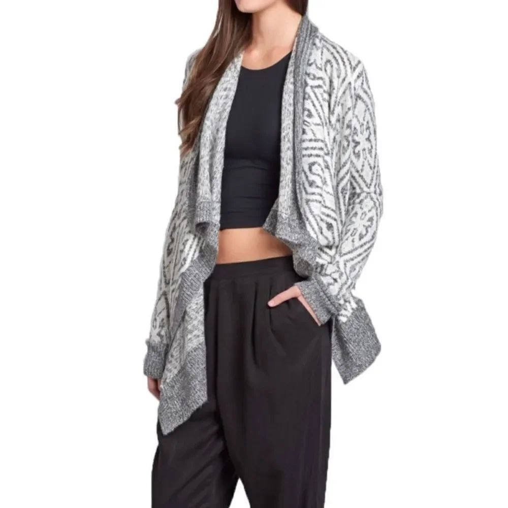 ✨HP✨Abercrombie & Fitch Addison Blanket Sweater✨